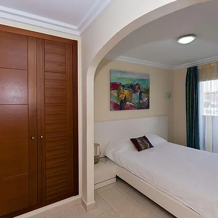 Apartament Los Korales Apartman *