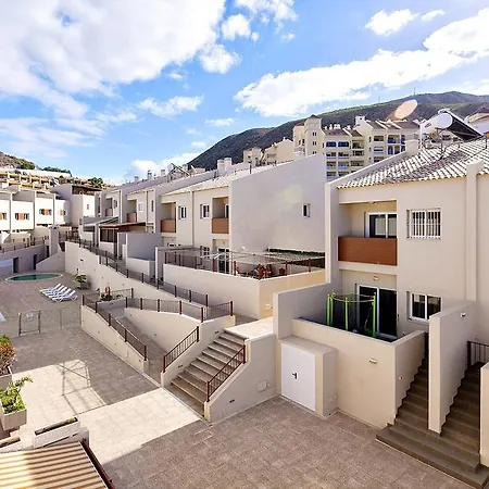 Apartament Los Korales Apartman *